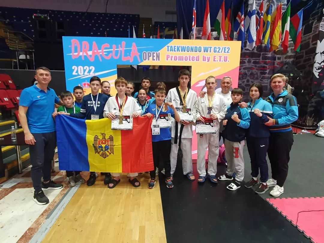 Patru medalii la Dracula Open G-2 la taekwondo