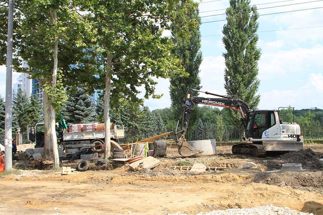 Lângă parcul Dendrariu din capitală a fost amenajată o parcare pentru automobile