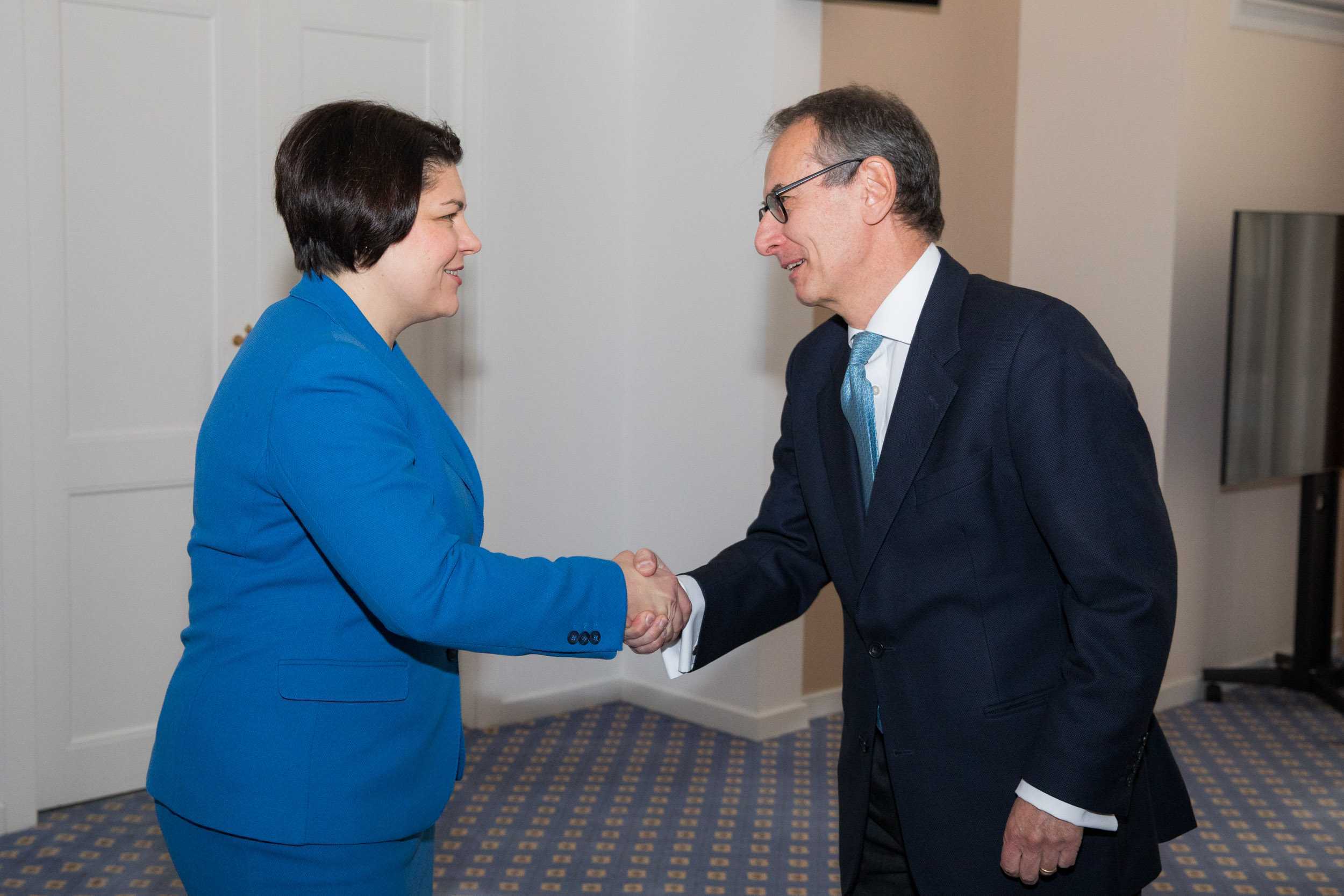 Prim-ministra Natalia Gavrilița, în discuție cu directorul executiv al BERD