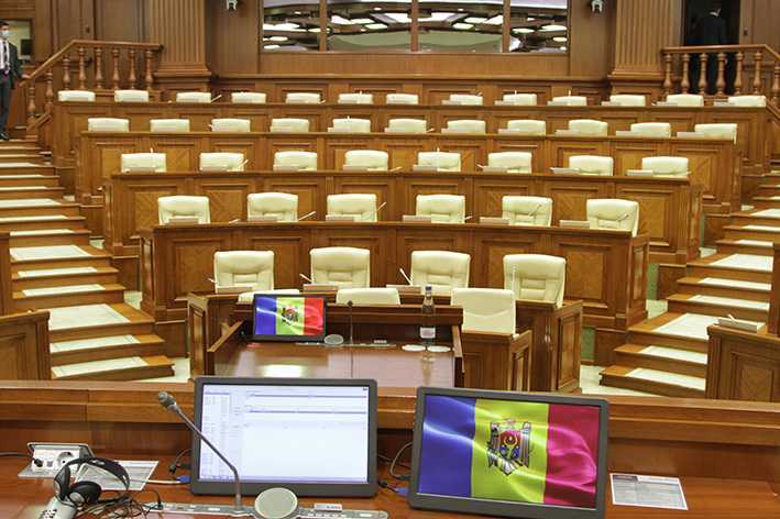 Parlamentul se întrunește astăzi în ședință plenară, la ora 10:00