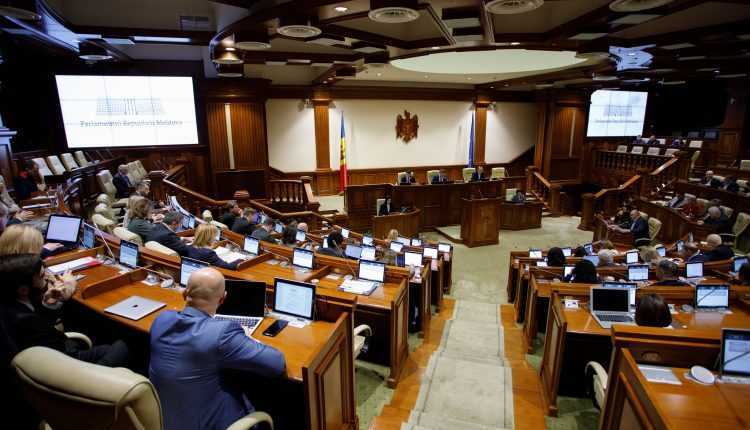 Solidaritate cu poporul ucrainean: Parlamentul condamnă Holodomorul din Ucraina