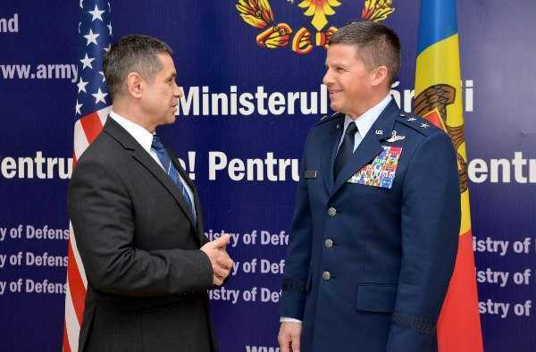 Șeful Comandamentului Operaţiuni speciale din Europa al SUA, în vizită la Ministerul Apărării