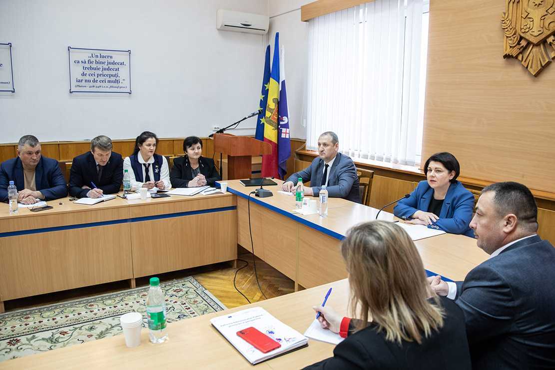 Natalia Gavrilița, în dialog cu autoritățile publice locale din raionul Telenești