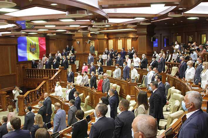 Votat de Parlament: Societățile de registru sunt reintroduse în cadrul legal