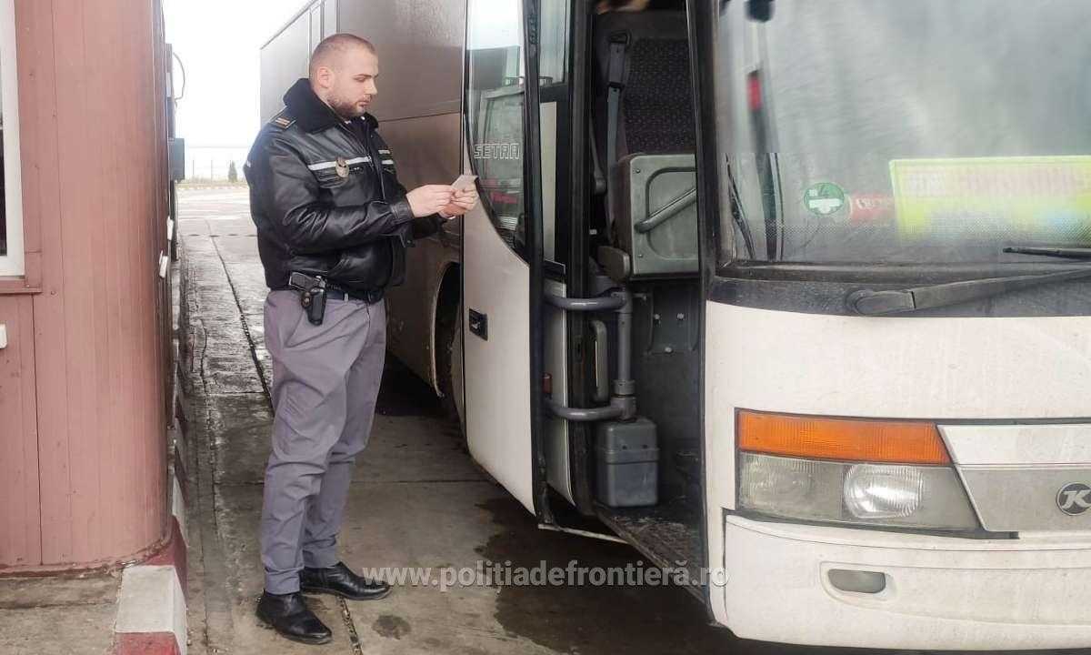 Carte de identitate falsă descoperită asupra unui bărbat din R.Moldova