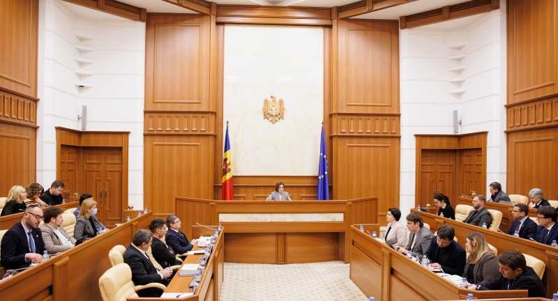 Au fost numiți noi membri ai Comisiei Naționale pentru Integrare Europeană