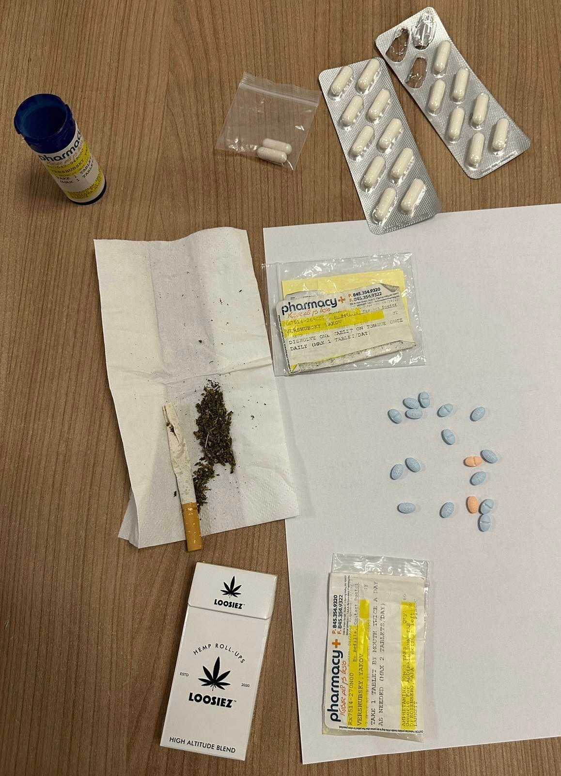 Un cetățean al SUA a intrat în Republica Moldova cu substanțe psihotrope și cânepă