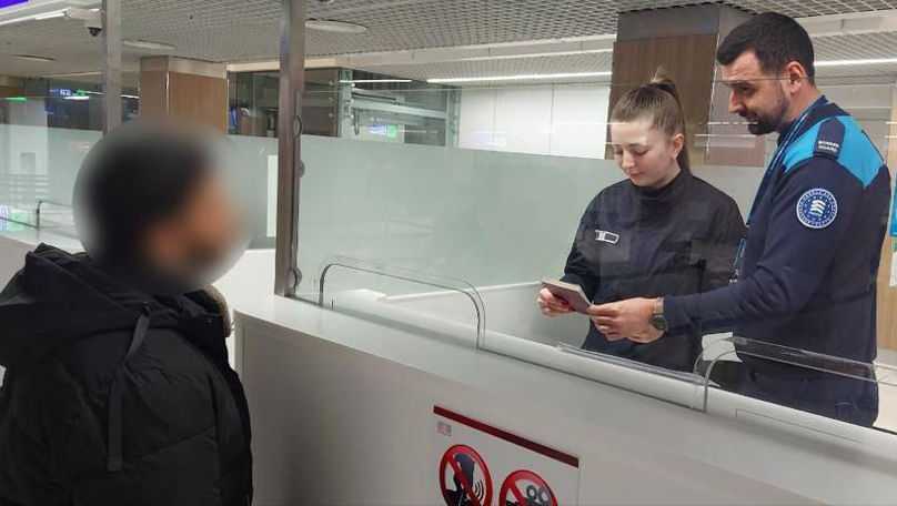 Un străin s-a legitimat cu pașaportul fratelui său și a făcut cale întoarsă