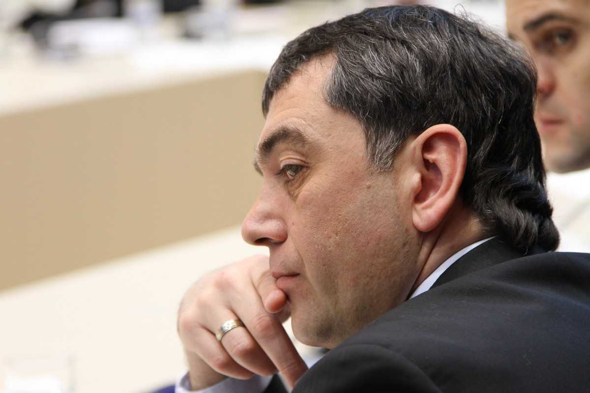 OFICIAL: Dosarul celor 13 foști deputați transfugi a fost clasat