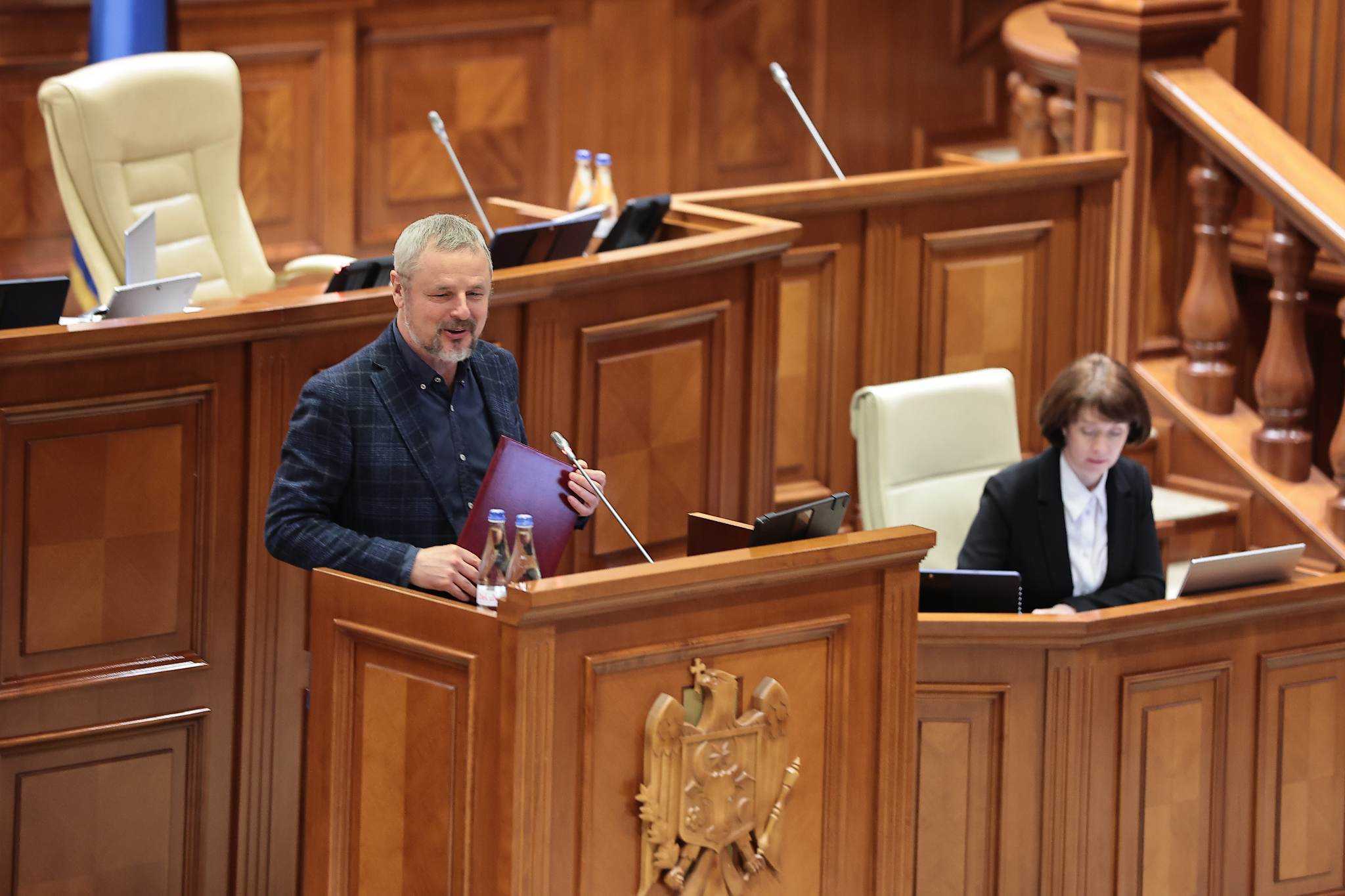 Statul va finanța editarea cărților semnate de autori din Republica Moldova în alte țări