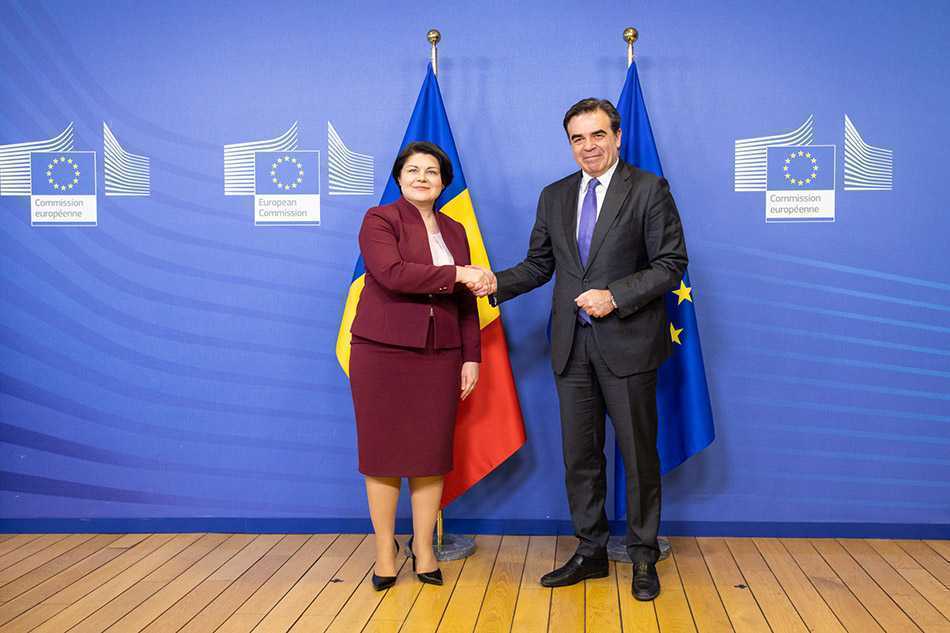 Natalia Gavrilița și Margaritis Schinas, discuții despre beneficiile programelor europene pentru R.Moldova 
