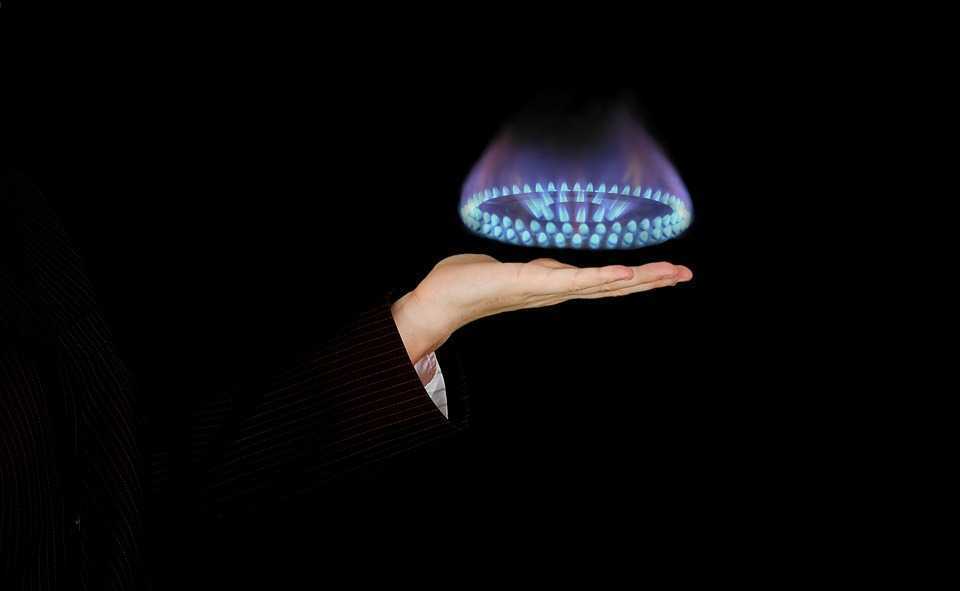 Importurile de GNL din Europa vor scădea cu 2% în 2023