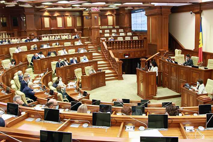 Legislatorii au ținut un minut de reculegere în semn de solidaritate față de poporul turc și sirian