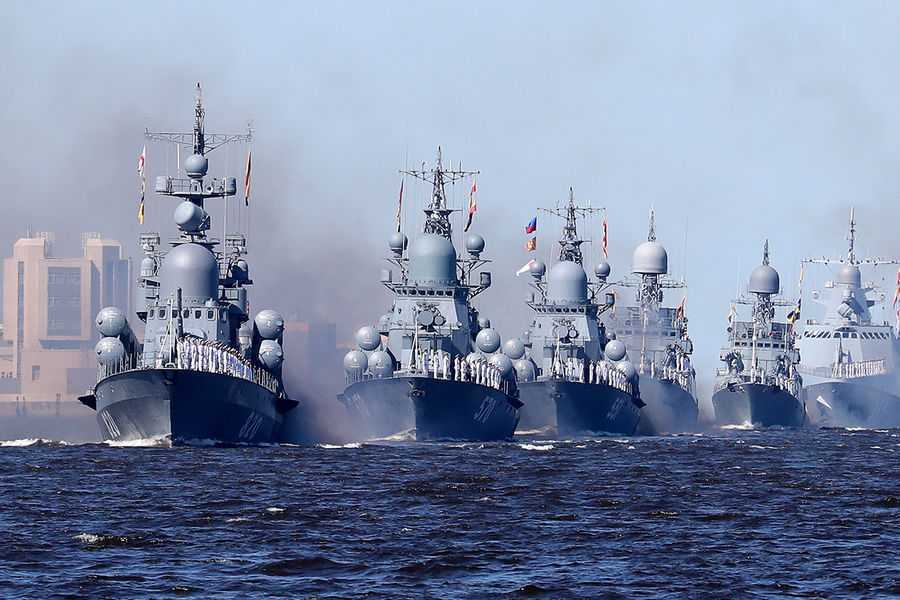 BREAKING: Rusia și-ar fi echipat navele militare cu arme nucleare tactice