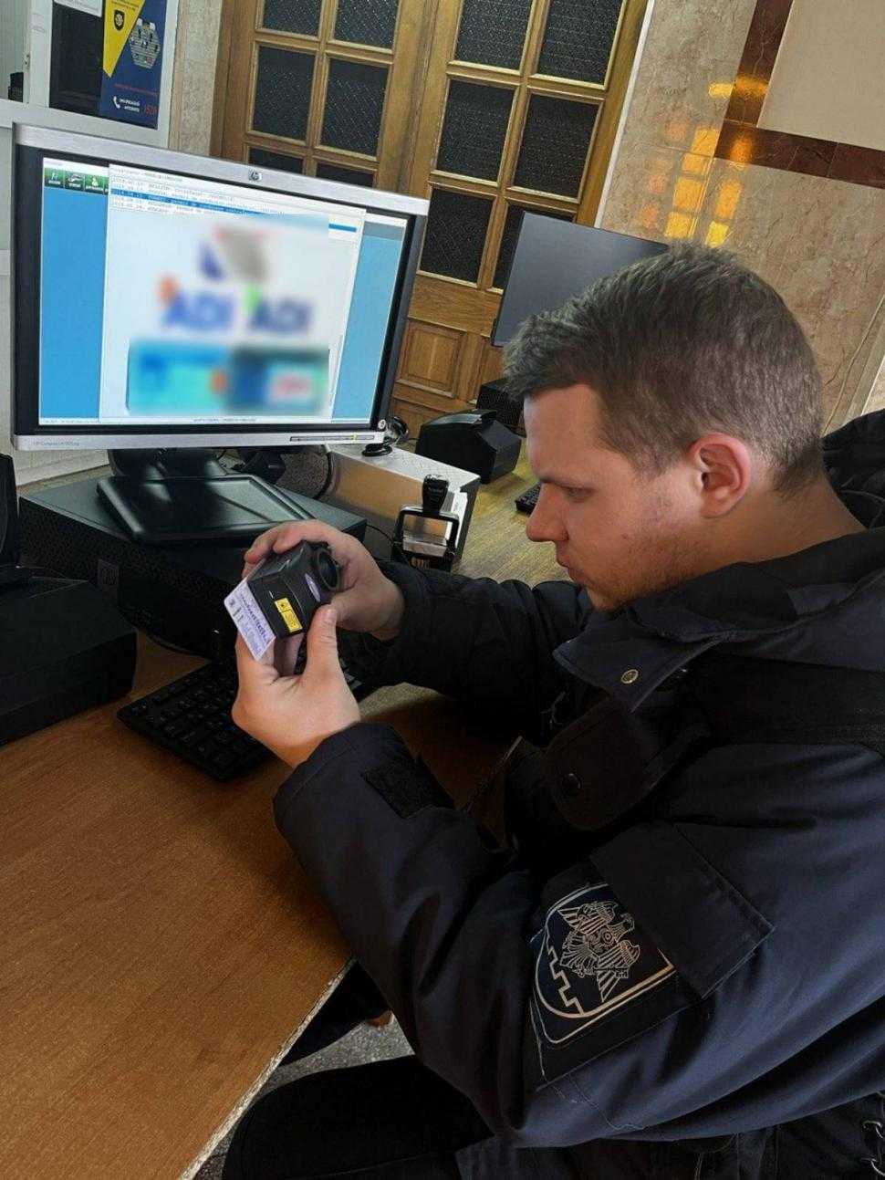 Un pasager din trenul „prieteniei”, identificat cu documente falsificate