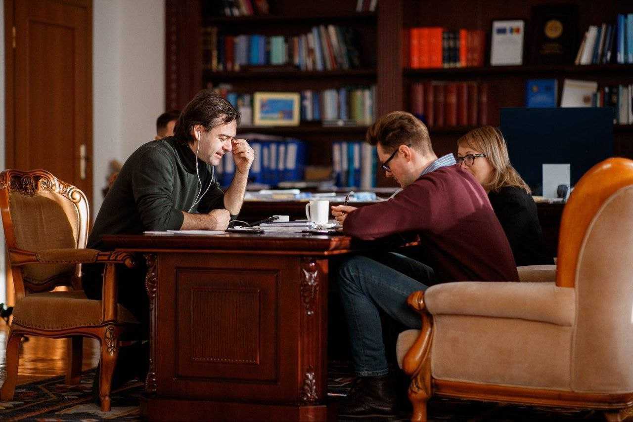 Convorbirea telefonică a vicepremierului Nicu Popescu cu omologul său nipon, Hayashi Yoshimasa
