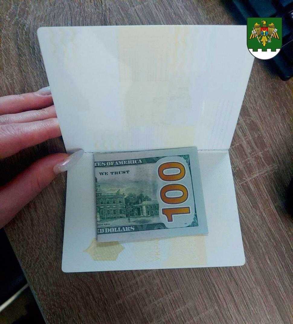 Un caz de corupere activă, denunțat de o polițistă de frontieră