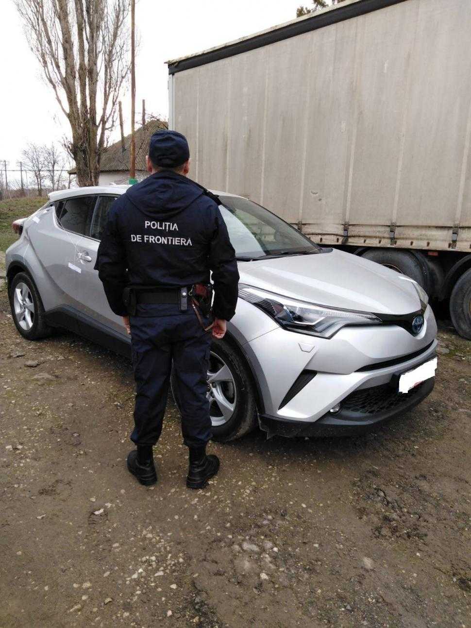 Un autoturism căutat pe INTERPOL, depistat în PTF Giurgiulești-Reni