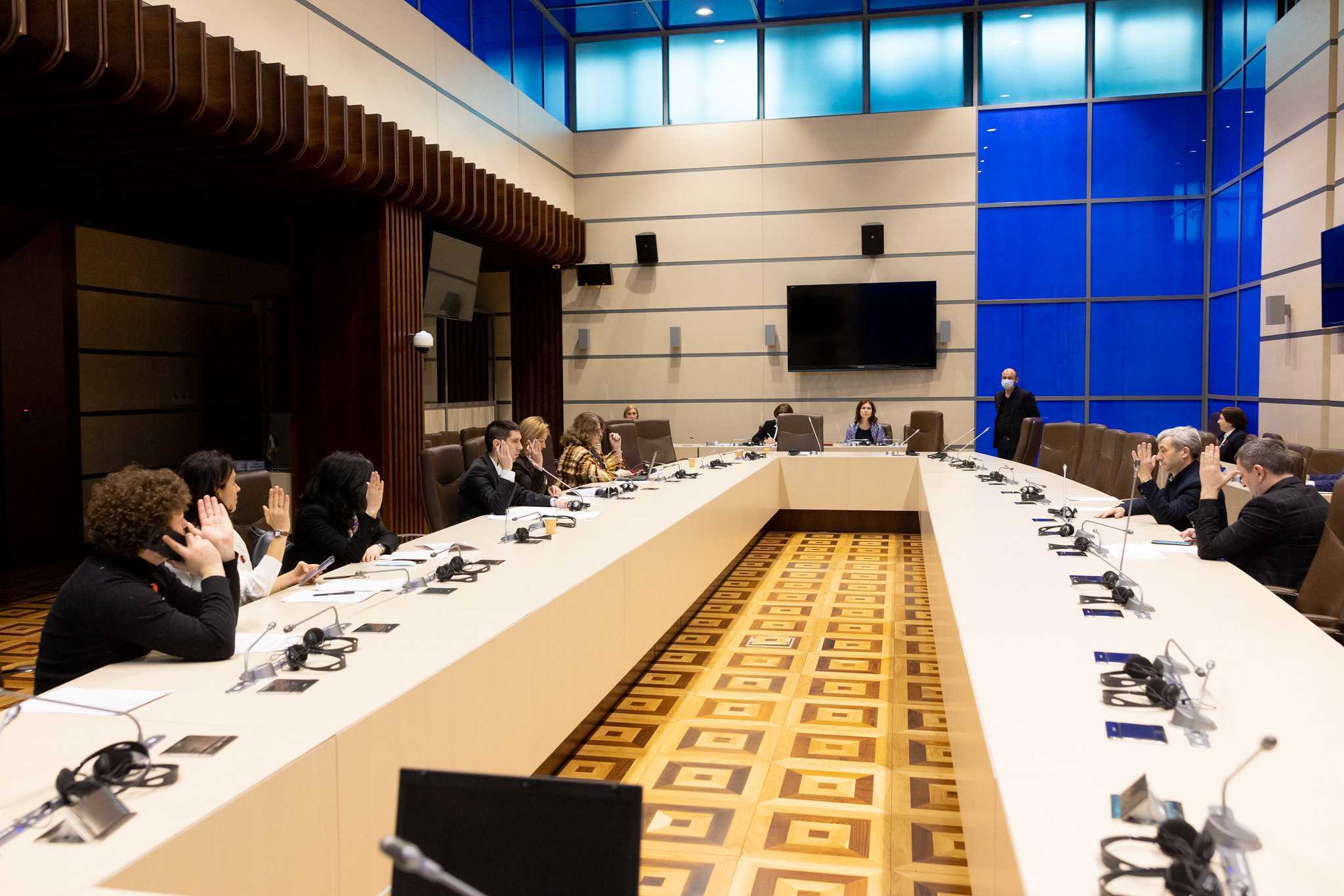 Parlamentul se convoacă în ședință plenară joi, 2 martie