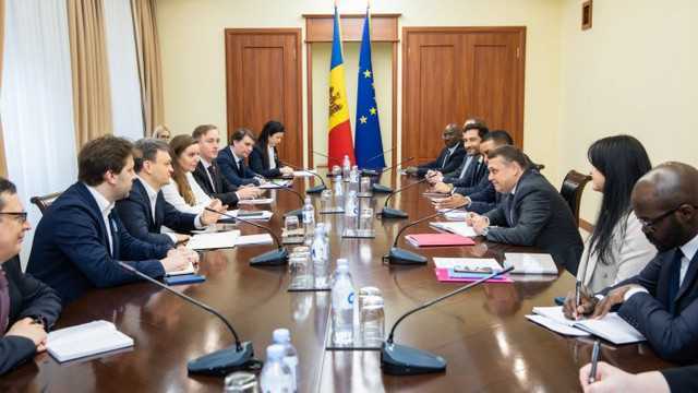 Premierul a discutat cu misiunea Fondului Monetar Internațional