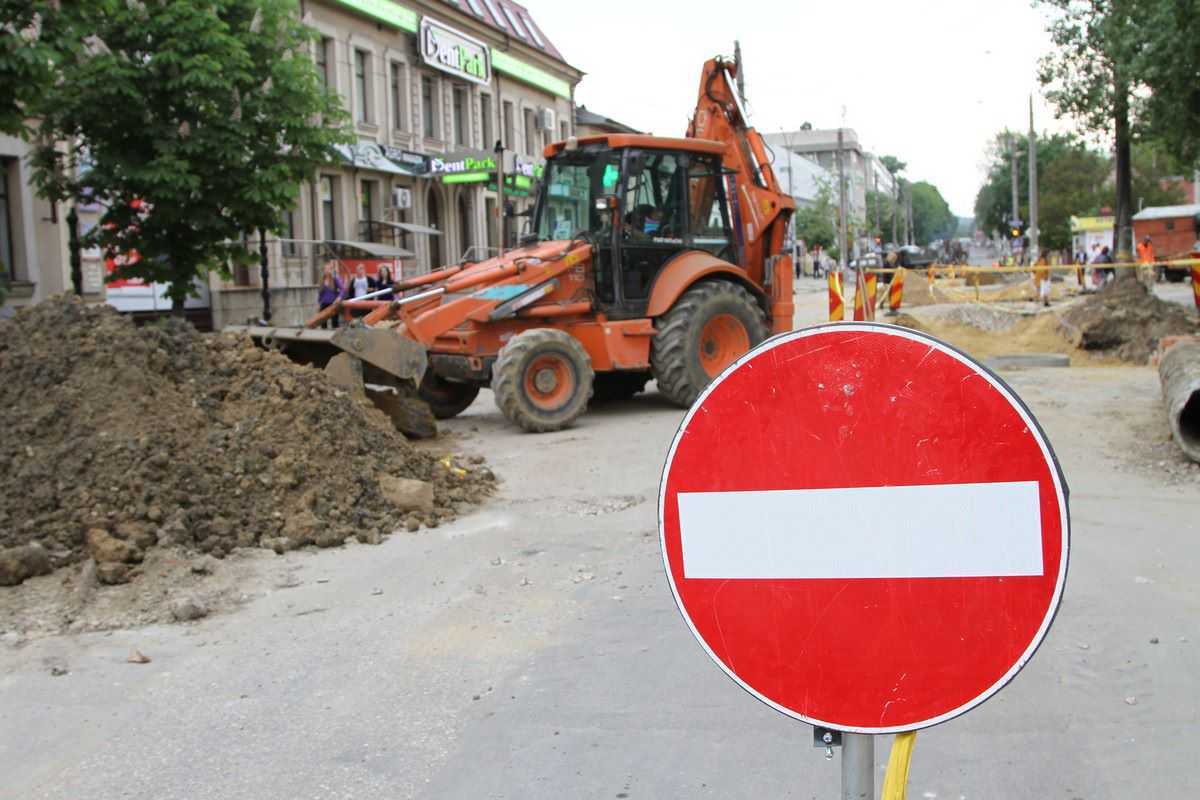 Trafic rutier suspendat parțial pe două străzi din capitală