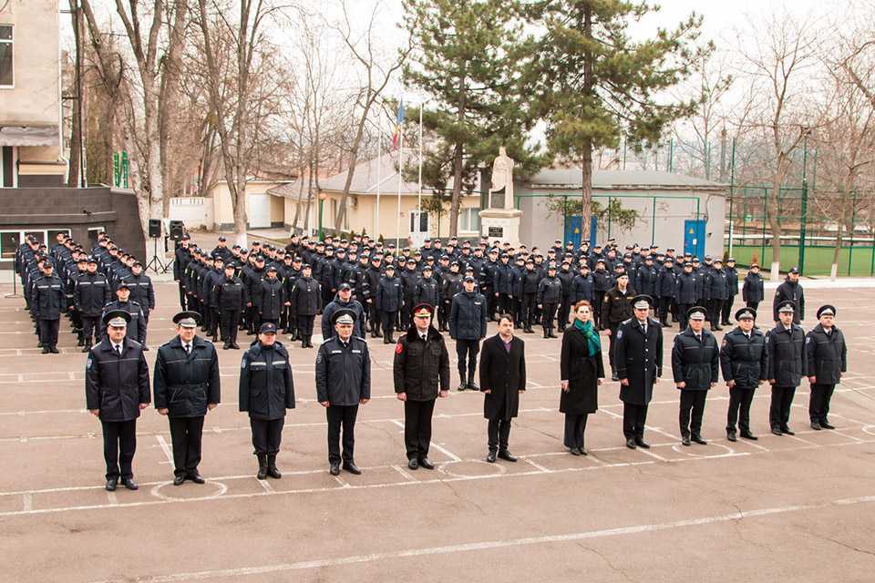 Ofițerii și subofițerii debutanți au depus jurământul solemn