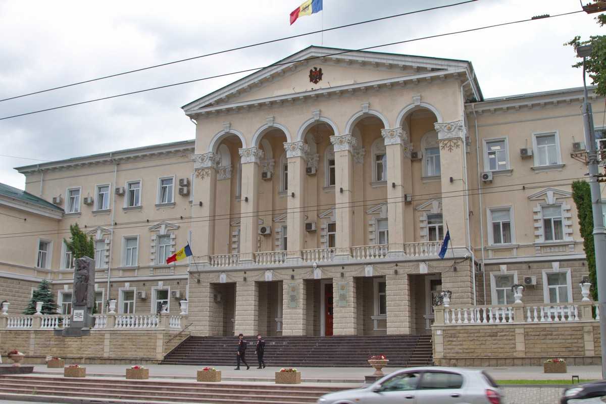 MAI nu va admite ca infractorii și trădătorii să ascundă violențele sub umbrela dreptului la protest