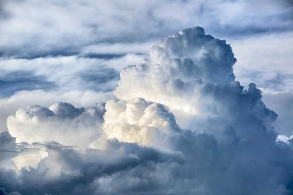 Cer noros și maxime de până la 18°C. Prognoza meteo