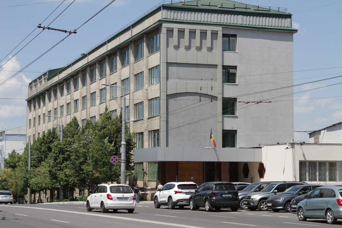 CNA critică donarea unei aripi din Biblioteca Națională