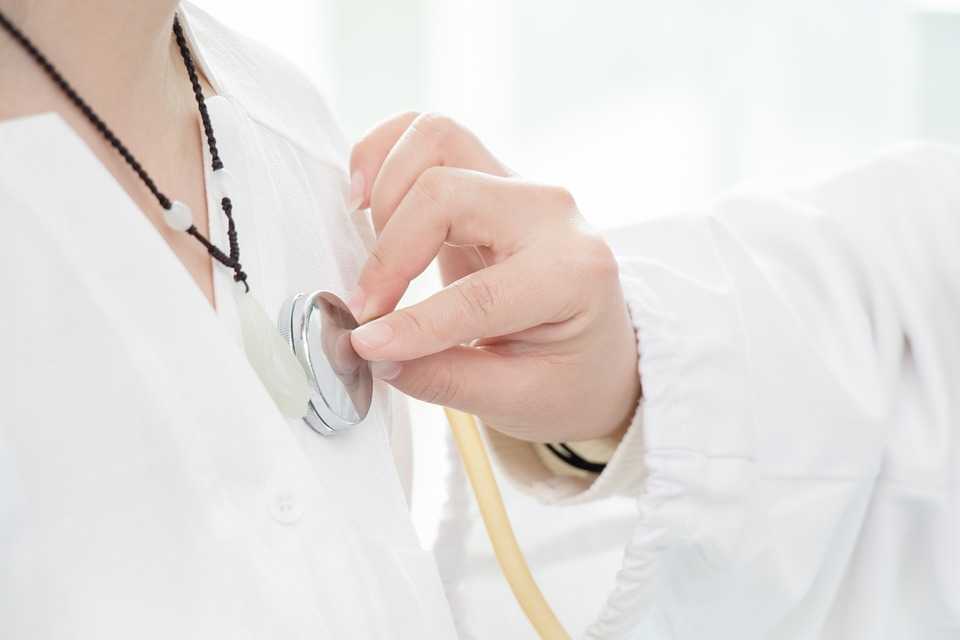 Consultațiile medicilor specialiști de profil fără bilet de trimitere eliberat de medicul de familie