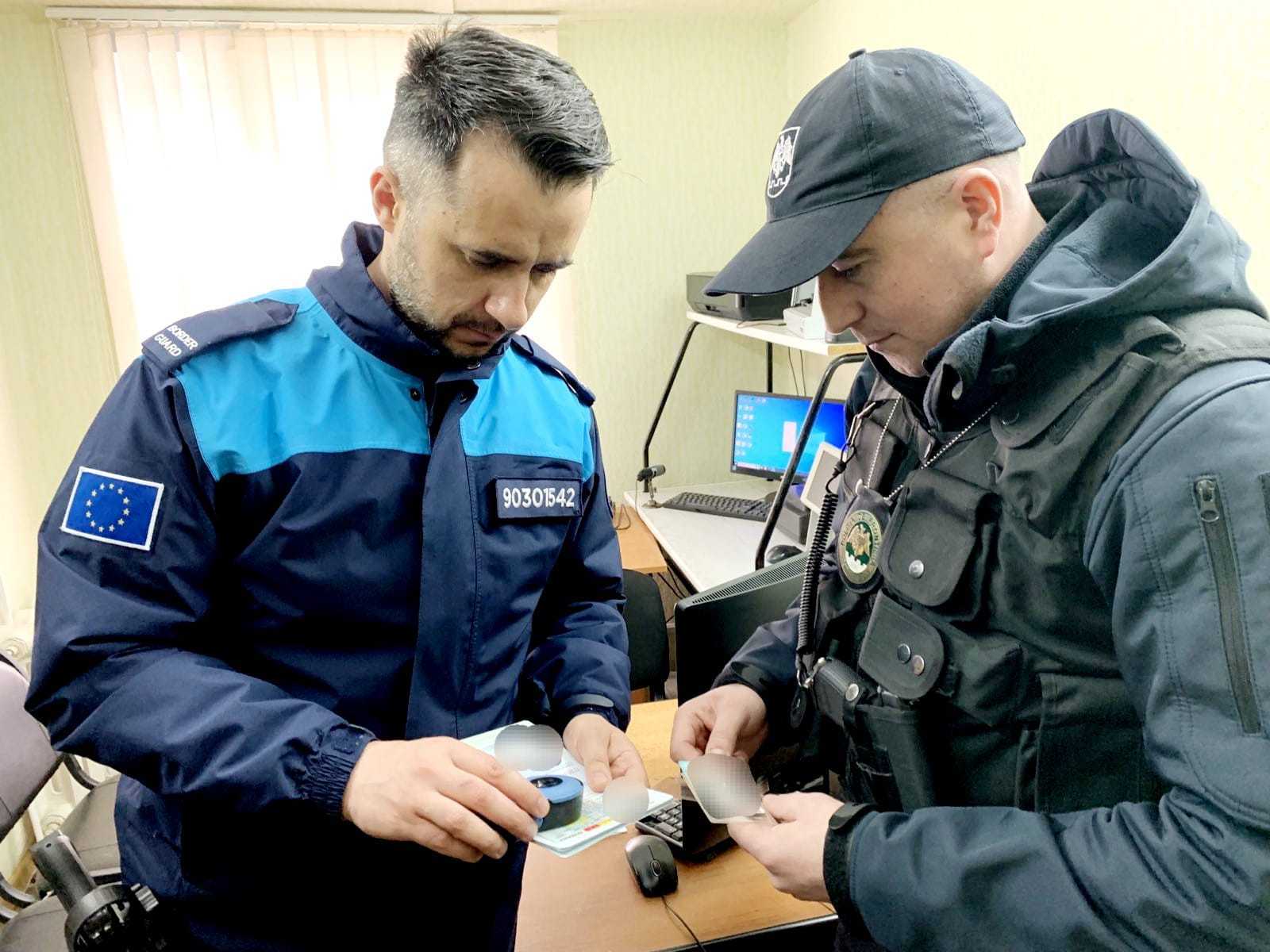 Un document românesc falsificat, cumpărat cu 200 EUR