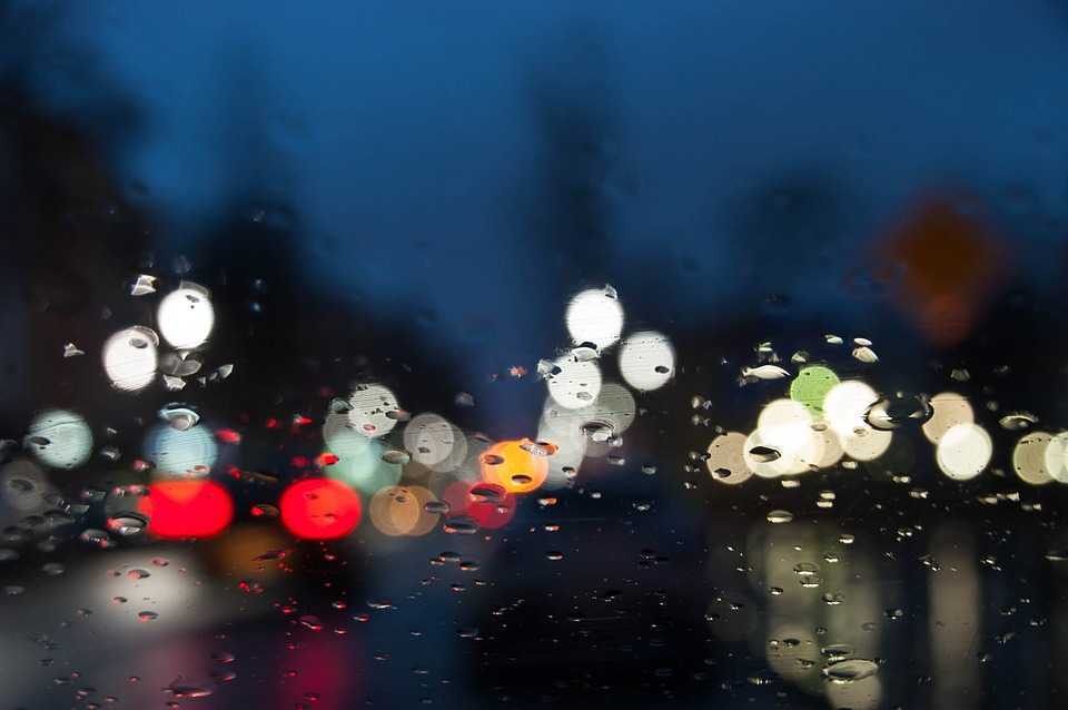 Ploi și maxime de până la 15 grade. Prognoza meteo