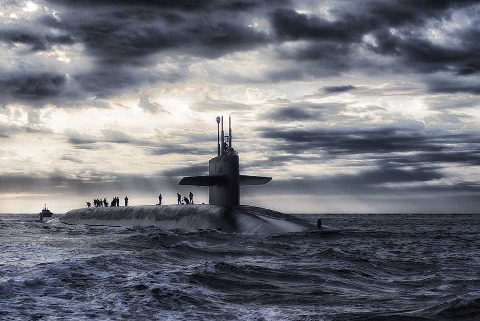 România vrea să cumpere un submarin și nave vânător de mine