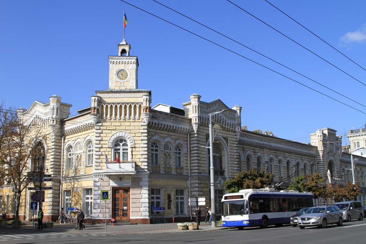 Ion Ceban cere o ședință extraordinară, în care să fie analizate zeci de proiecte municipale importante
