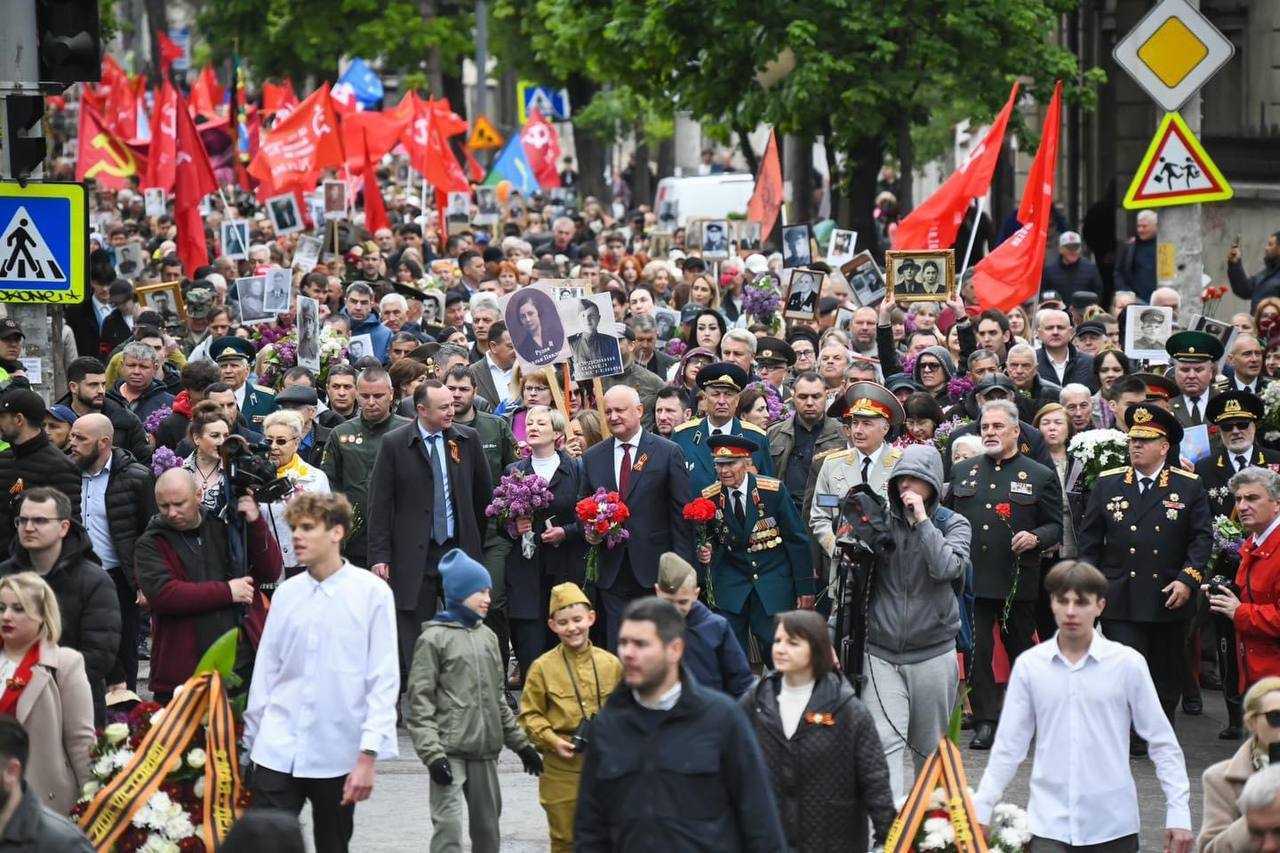 PSRM atacă în instanță amenzile pentru purtarea panglicii negru-oranj