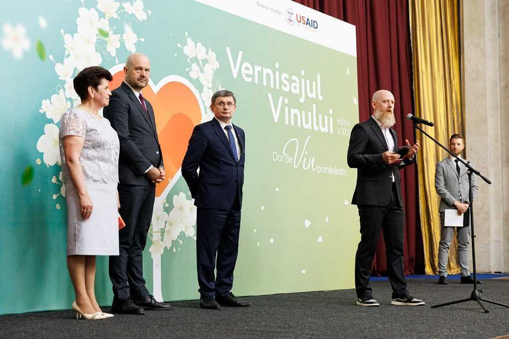 Sute de vinuri degustate și mii de vizitatori la Vernisajul Vinului „Dor de vin primăvăratic”