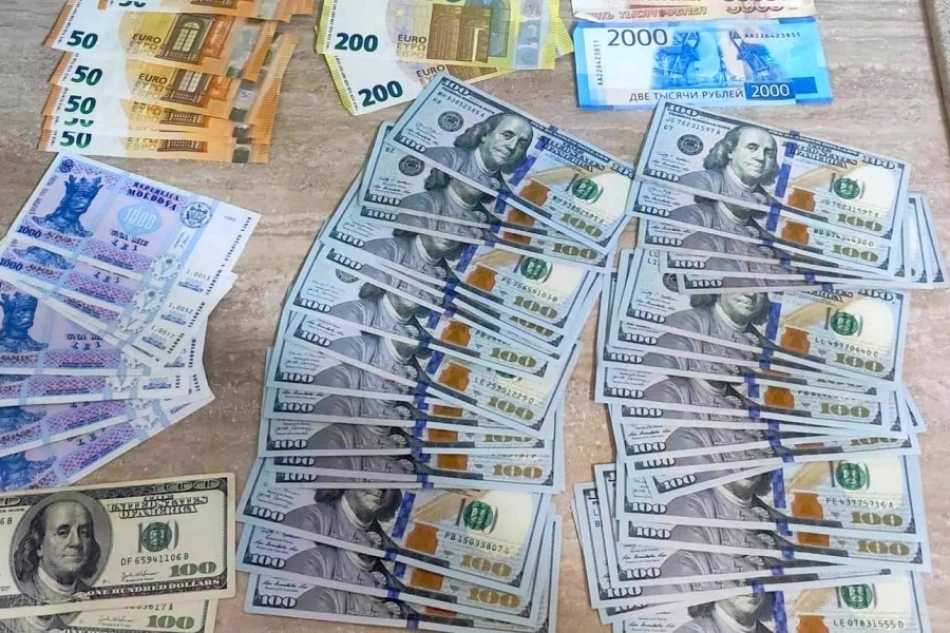 Trei persoane din nordul țării au fost reținute de CNA pentru fapte de corupție în Vamă