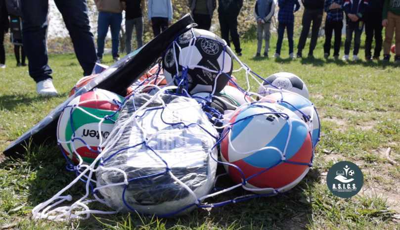 Campania ”Sportul începe din școli” a debutat la Țareuca: A.S.I.C.S. a oferit inventar pentru sport / VIDEO