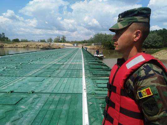 Podul de pontoane de la Leova-Bumbăta a fost dat în exploatare