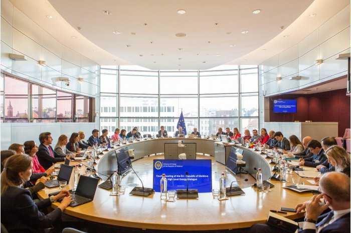 Comisia Europeană va ajuta Moldova să facă achiziții de gaze naturale pentru iarna viitoare