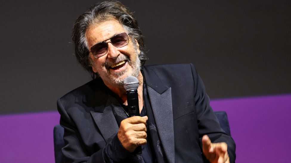 Al Pacino a cerut test de paternitate, crezând că partenera de 29 de ani l-a înșelat