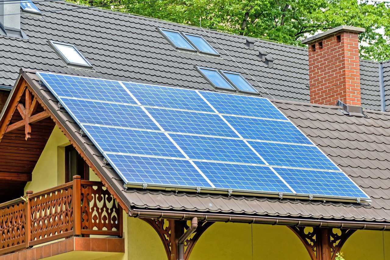 Panourile solare au produs mai multă energie decât cărbunele, în Europa