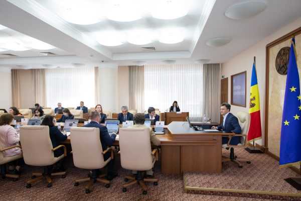 Modificări în Hotărârea cu privire la salarizarea angajaților din unitățile cu autonomie financiară