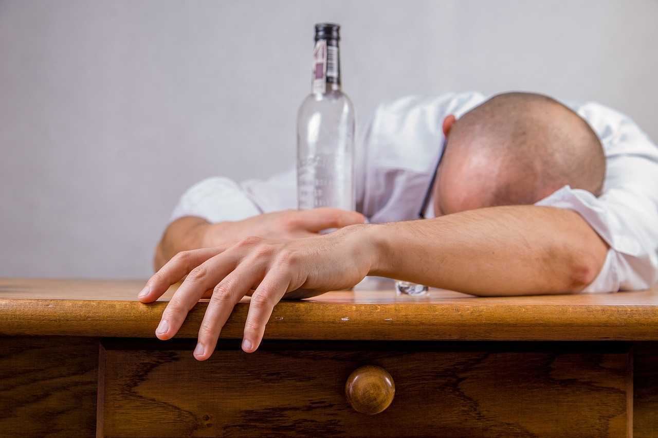 Oamenii de știință au identificat 33 de afecțiuni cauzate de consumul de alcool