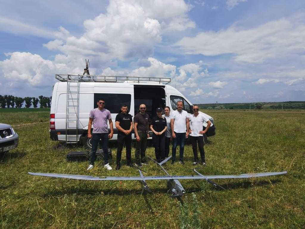 Noi instruiri pe linie de pilotare a dronelor