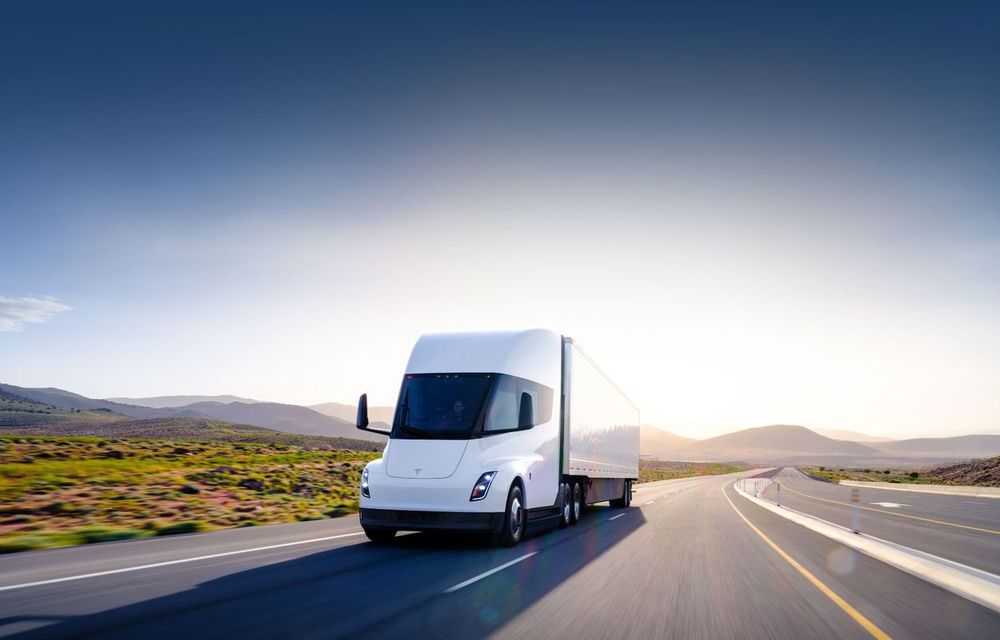 Producția în masă a primului camion Tesla va începe la sfârșitul lui 2024