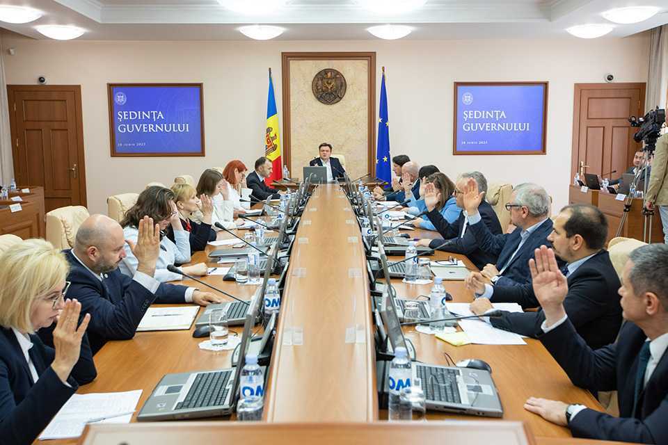 Cetățenii din țările UE, dar și din alte state, vor putea lucra în R.Moldova fără permis de muncă