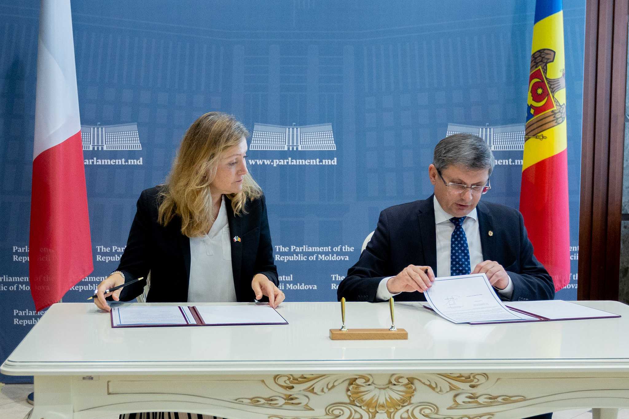 A fost semnat Memorandumul de înțelegere între Parlamentul Republicii Moldova și Adunarea Națională a Republicii Franceze