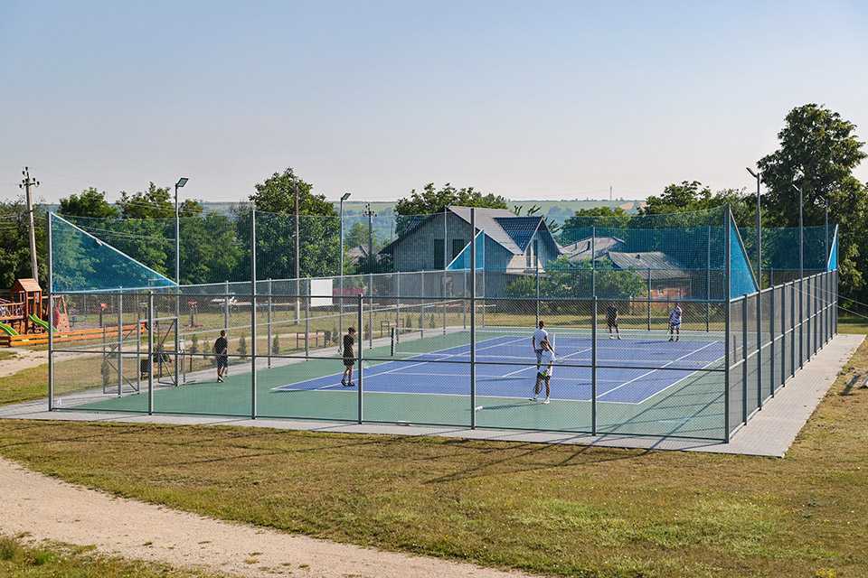 La Corlăteni a fost construit un teren de tenis de câmp, grație programului „Satul european”