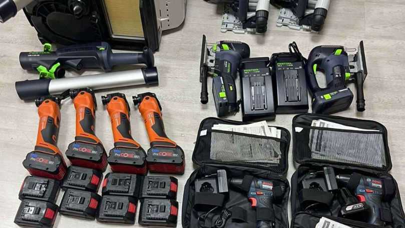 A ascuns în camion unelte electrice pentru a nu le declara